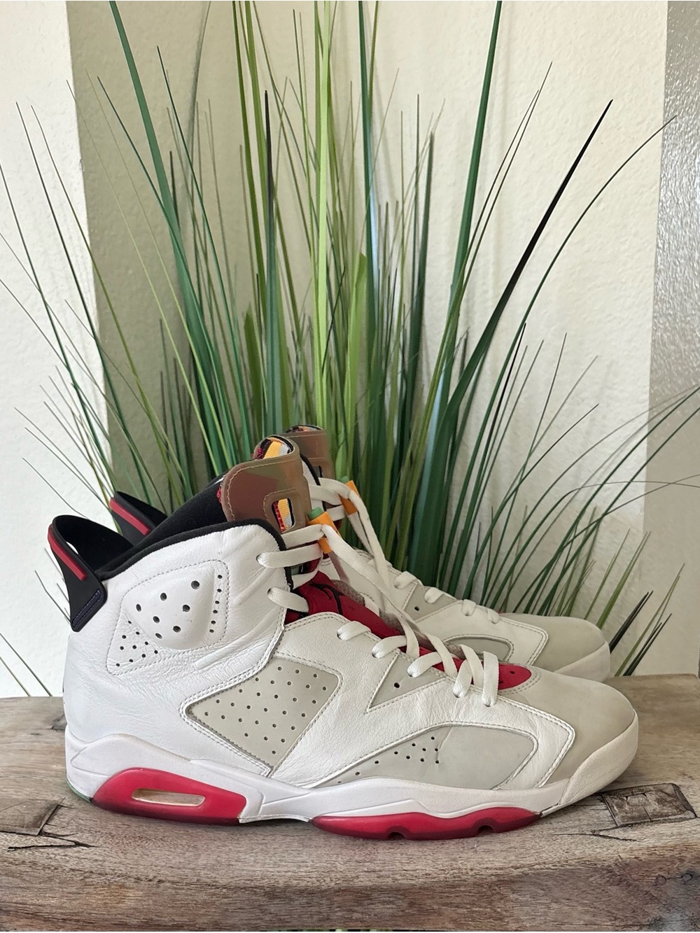 Jordan 6 Retro Hare Sneakers